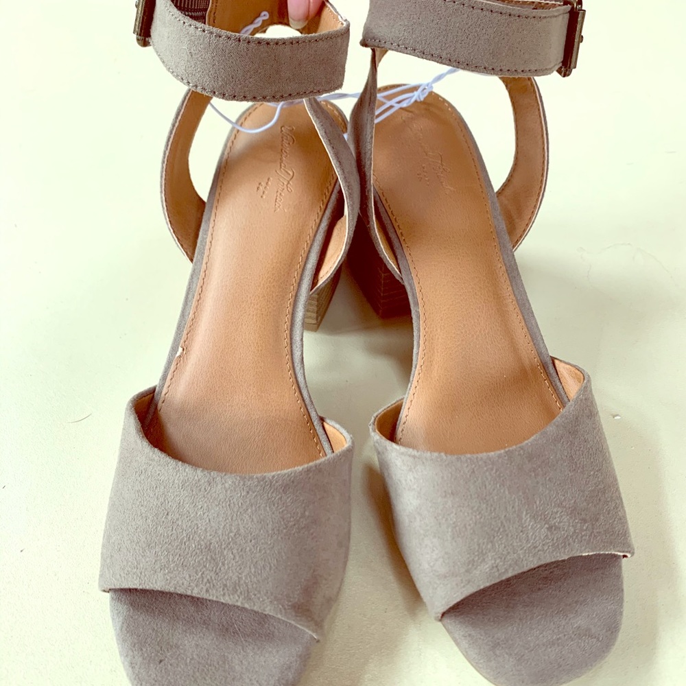 Size 7.5 heels